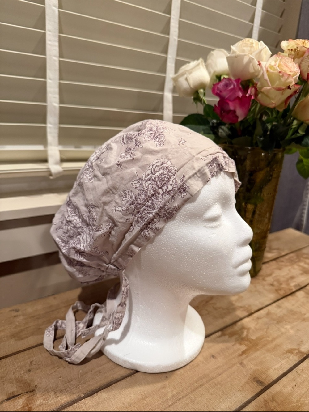 Women’s Floral Cotton scrub cap - Light Beige with Mauve Print